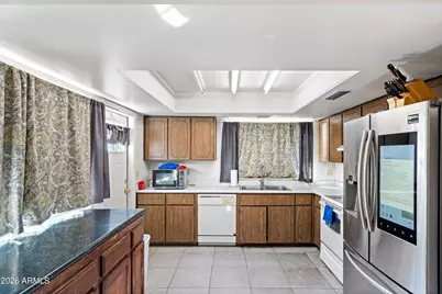 2143 W Eugie Avenue, Phoenix, AZ 85029 - Photo 7