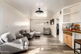 8042 N 28th Ave, Phoenix, AZ 85051 - Photo 5