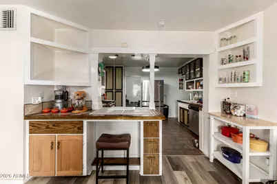 8042 N 28th Avenue, Phoenix, AZ 85051 - Photo 7