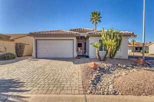 1882 E Colonial Dr, Chandler, AZ 85249 - Photo 1
