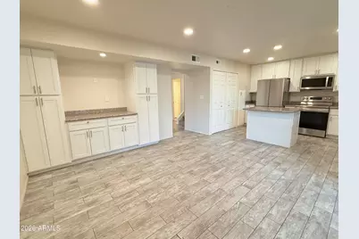 6742 N 43rd Avenue, Glendale, AZ 85301 - Photo 9