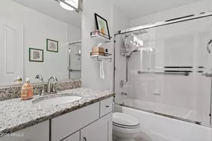 5104 N 32nd St, Phoenix, AZ 85018 - Photo 21