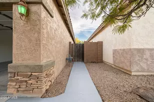 45387 W Alamendras St, Maricopa, AZ 85139 - Photo 19