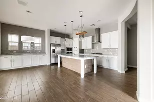 3276 E Los Gatos Dr, Phoenix, AZ 85050 - Photo 3