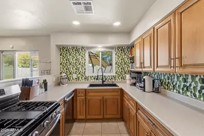 808 E Cinnabar Avenue, Phoenix, AZ 85020 - Photo 3