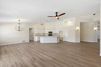 20457 N 87th Drive, Peoria, AZ 85382 - Photo 11