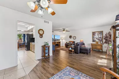 9721 W Greenway Road, Sun City, AZ 85351 - Photo 11