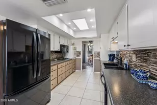 9721 W Greenway Rd, Sun City, AZ 85351 - Photo 11