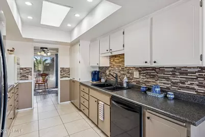 9721 W Greenway Road, Sun City, AZ 85351 - Photo 13