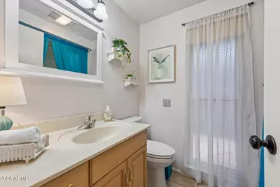 9721 W Greenway Road, Sun City, AZ 85351 - Photo 17