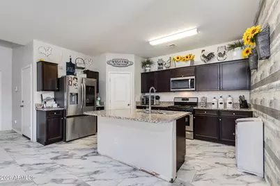 30249 W Catalina Drive, Buckeye, AZ 85396 - Photo 5