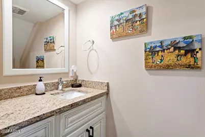 10415 N 10th Street #Unit 2, Phoenix, AZ 85020 - Photo 17