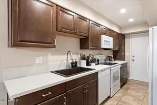 10415 N 10th St, Phoenix, AZ 85020 - Photo 9