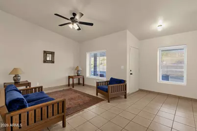 1121 N 25th Place, Phoenix, AZ 85008 - Photo 11