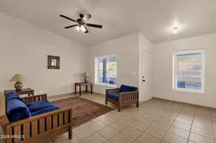 1121 North 25th Pl, Phoenix, AZ 85008 - Photo 11