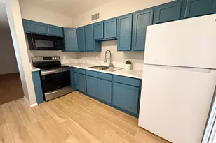 1122 S McClintock Dr, Tempe, AZ 85281 - Photo 7