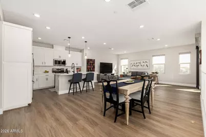 675 E Ginko Avenue #201, Gilbert, AZ 85297 - Photo 11