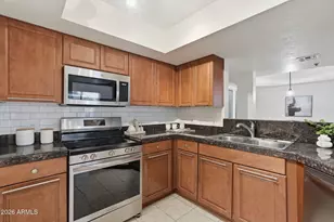 5104 N 32nd St, Phoenix, AZ 85018 - Photo 13