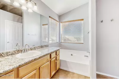 8782 E Pinchot Avenue, Scottsdale, AZ 85251 - Photo 17