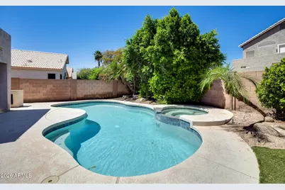 8782 E Pinchot Avenue, Scottsdale, AZ 85251 - Photo 3