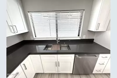 931 W Posada Avenue, Mesa, AZ 85210 - Photo 7