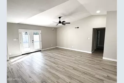 931 W Posada Avenue, Mesa, AZ 85210 - Photo 3