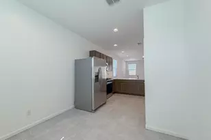 9810 W Pinchot Ave, Phoenix, AZ 85037 - Photo 7