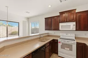 8938 W Grovers Ave, Peoria, AZ 85382 - Photo 11