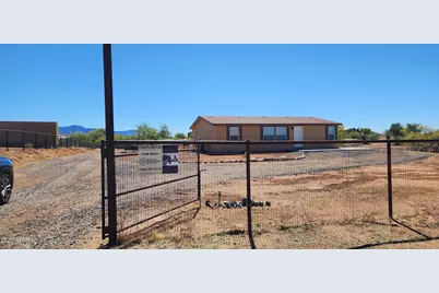 27375 S Congress Way, Congress, AZ 85332 - Photo 11