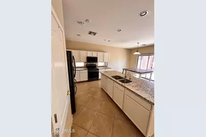 18047 W Caribbean Lane, Surprise, AZ 85388 - Photo 3