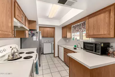10605 N 45th Drive, Glendale, AZ 85304 - Photo 13