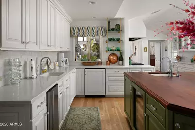 3042 N Manor Drive E, Phoenix, AZ 85014 - Photo 13