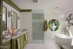 3042 N Manor Dr E, Phoenix, AZ 85014 - Photo 19