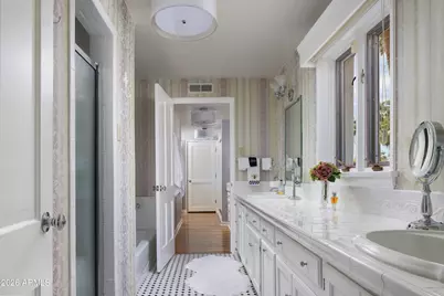 3042 N Manor Drive E, Phoenix, AZ 85014 - Photo 25