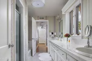 3042 N Manor Dr E, Phoenix, AZ 85014 - Photo 25