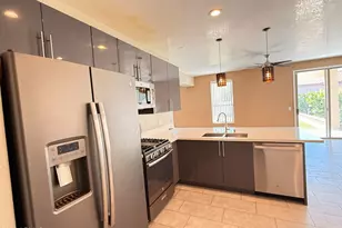 6425 W Desert Hollow Dr, Phoenix, AZ 85083 - Photo 9