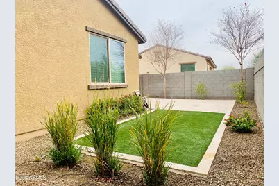 9233 W Dreyfus Drive, Peoria, AZ 85381 - Photo 13