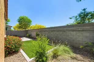 9233 W Dreyfus Dr, Peoria, AZ 85381 - Photo 31