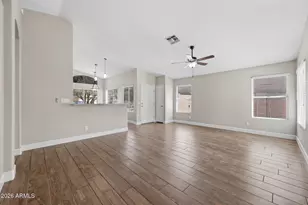 7133 W La Senda Dr, Glendale, AZ 85310 - Photo 9