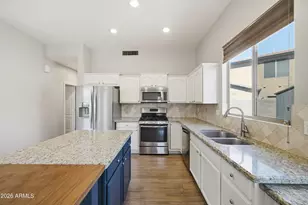 557 S Lemon Ct, Gilbert, AZ 85296 - Photo 11