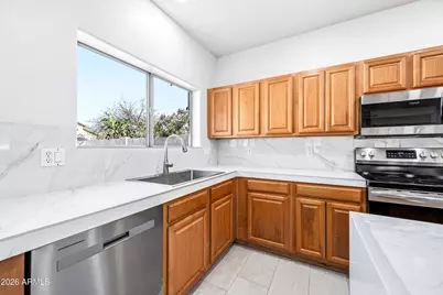 9054 W Custer Lane, Peoria, AZ 85381 - Photo 11