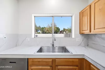 9054 W Custer Lane, Peoria, AZ 85381 - Photo 13