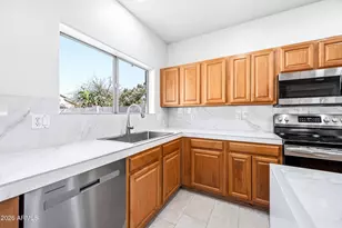 9054 W Custer Ln, Peoria, AZ 85381 - Photo 11