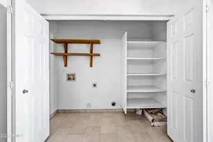 9054 W Custer Ln, Peoria, AZ 85381 - Photo 17