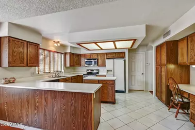 9821 W Behrend Drive, Peoria, AZ 85382 - Photo 7