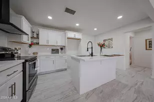 7815 S 1st Dr, Phoenix, AZ 85041 - Photo 9