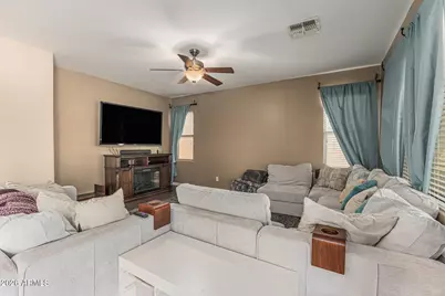 18024 W Maui Lane, Surprise, AZ 85388 - Photo 9