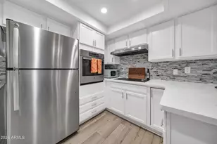 17404 N 99th Ave, Sun City, AZ 85373 - Photo 7