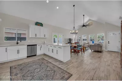 325 E Mitchell Drive, Phoenix, AZ 85012 - Photo 7