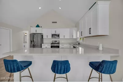 325 E Mitchell Drive, Phoenix, AZ 85012 - Photo 3